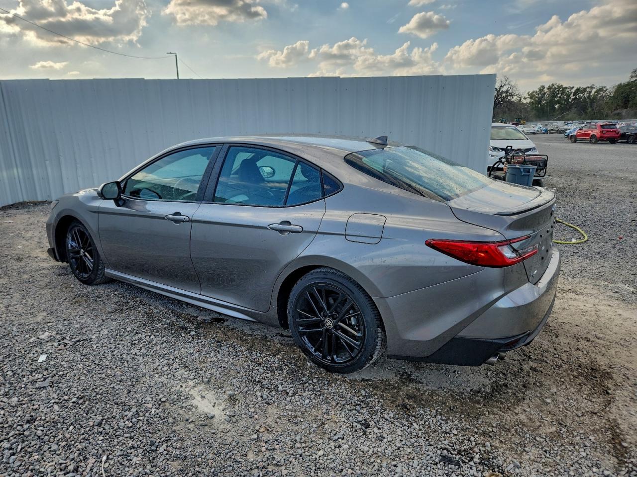 Toyota Camry Xse Image 4