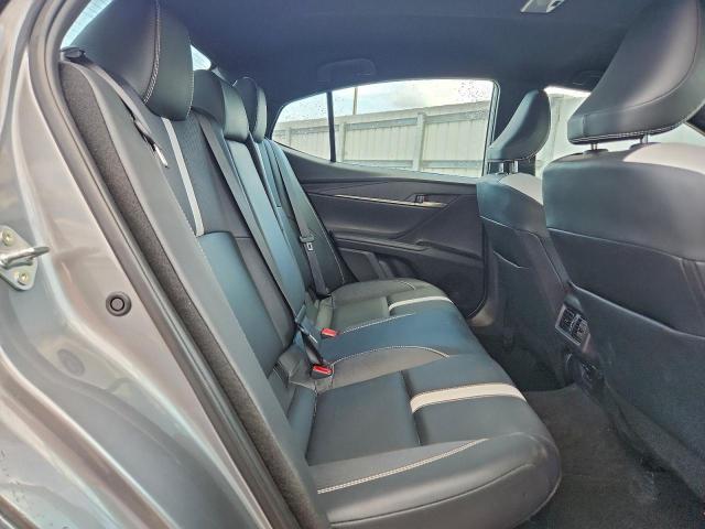 Toyota Camry Xse Image 9