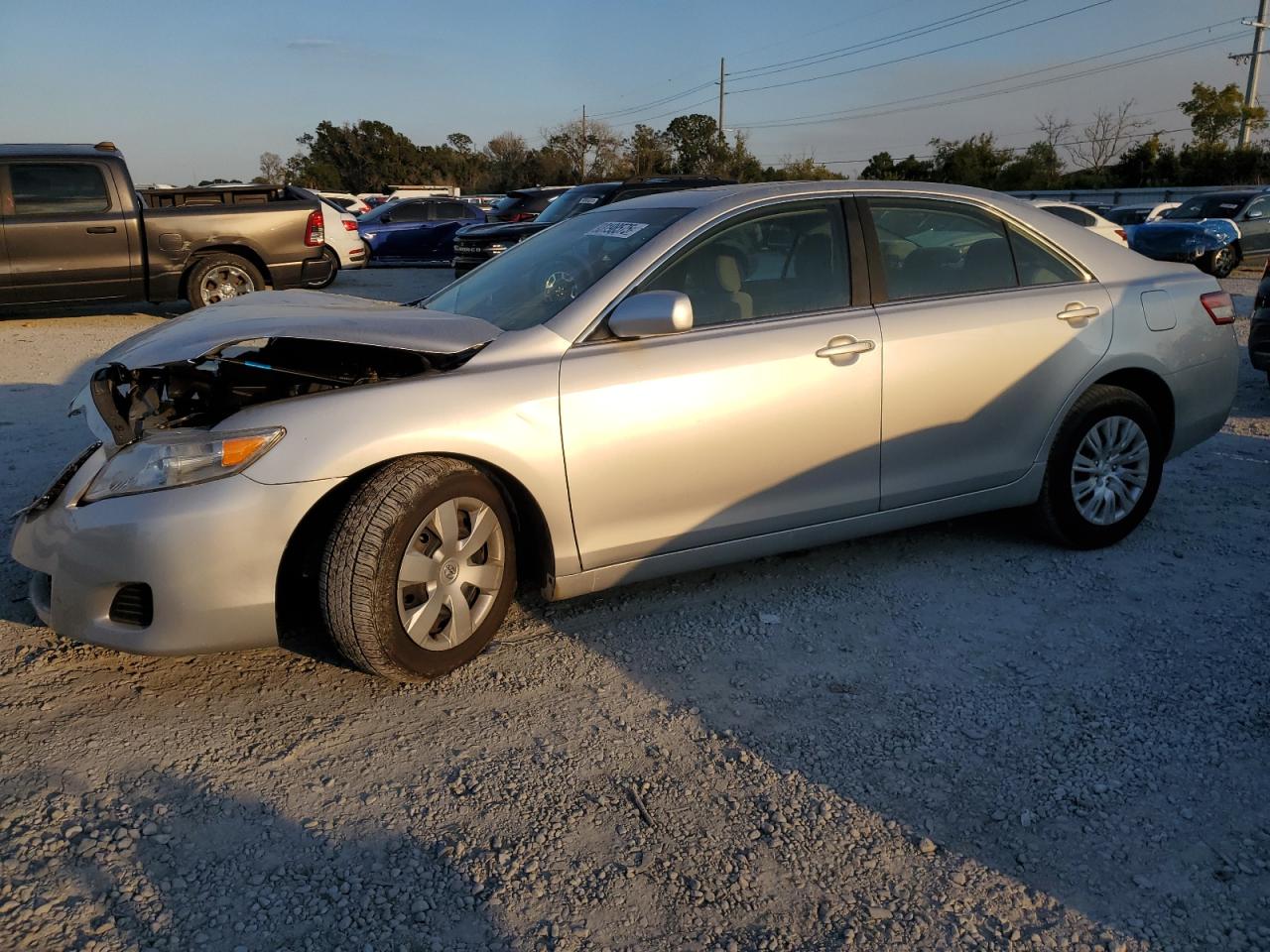 Toyota Camry Base Image 1