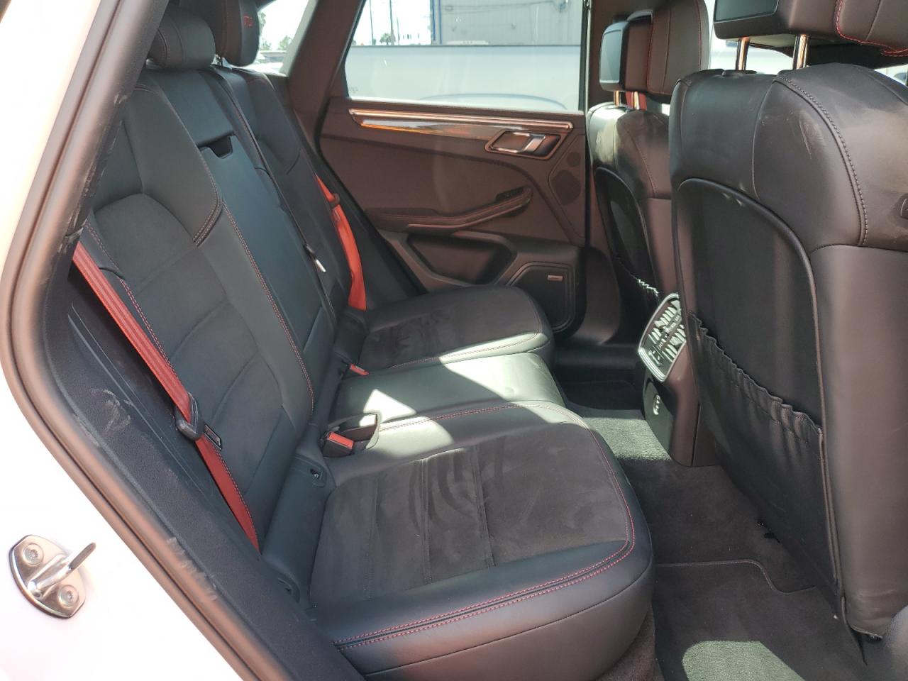 Porsche Macan Gts Image 10