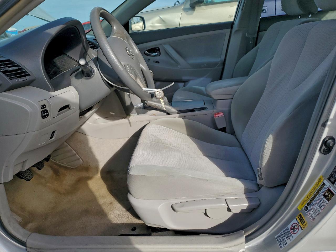 Toyota Camry Base Image 11