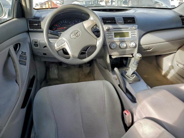 Toyota Camry Base Image 4