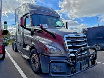  Salvage Freightliner Cascadia 126