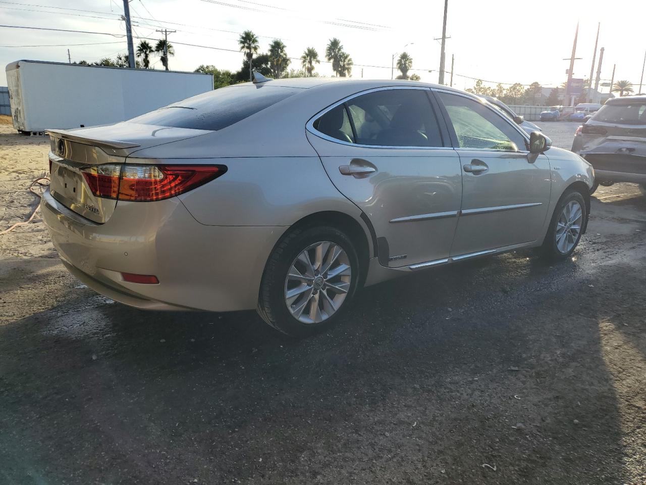 Lexus Es 300h Image 11