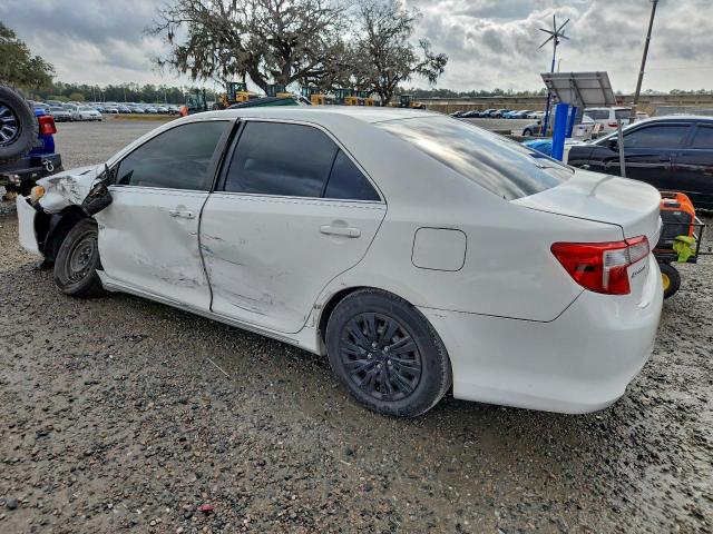 Toyota Camry Base Image 10