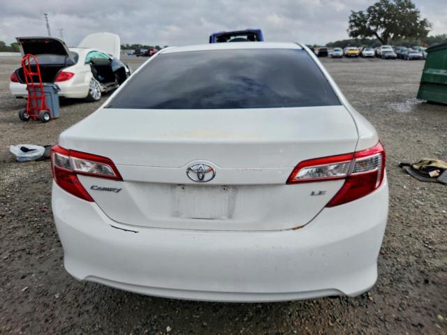 Toyota Camry Base Image 11