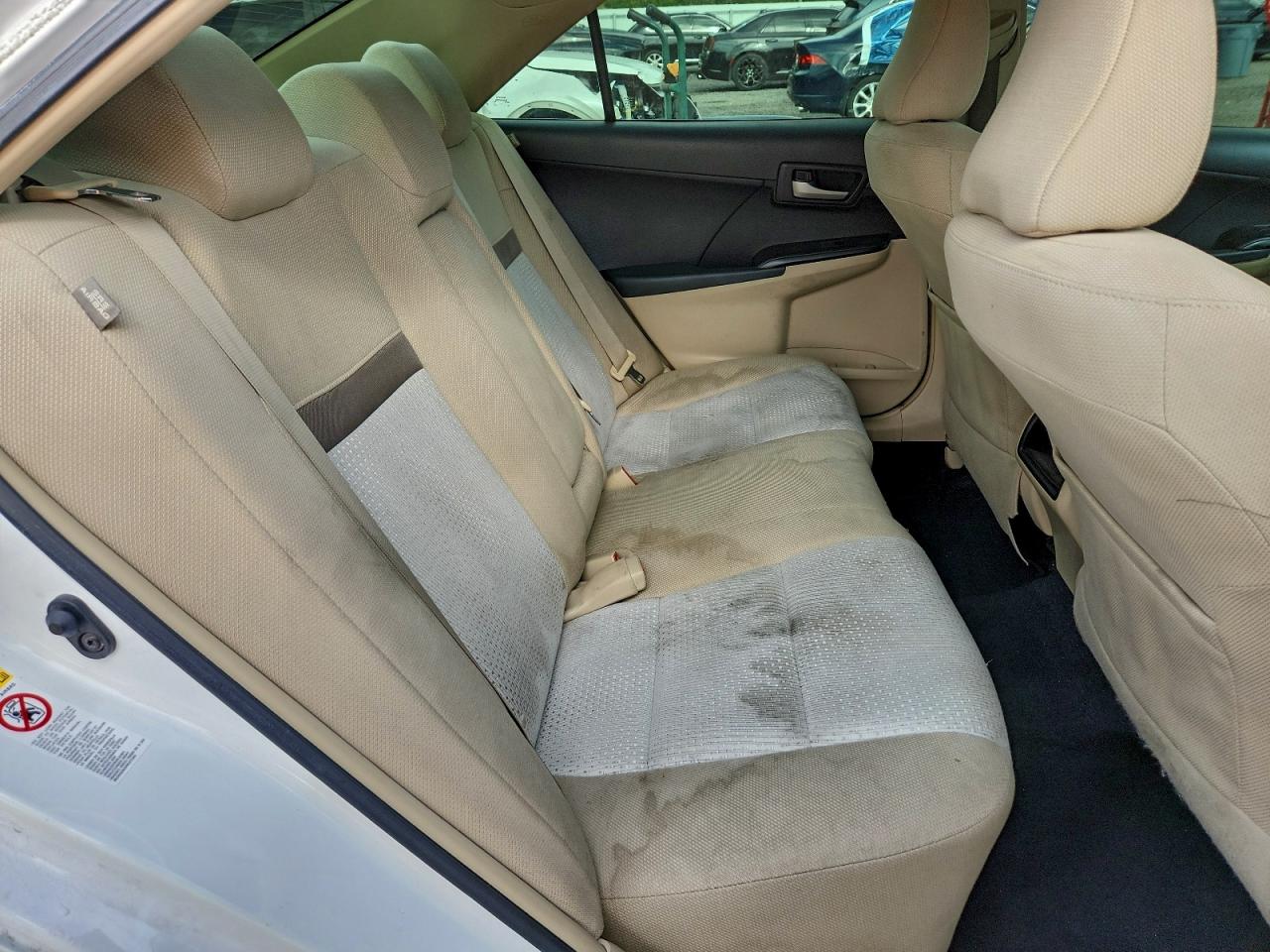 Toyota Camry Base Image 4