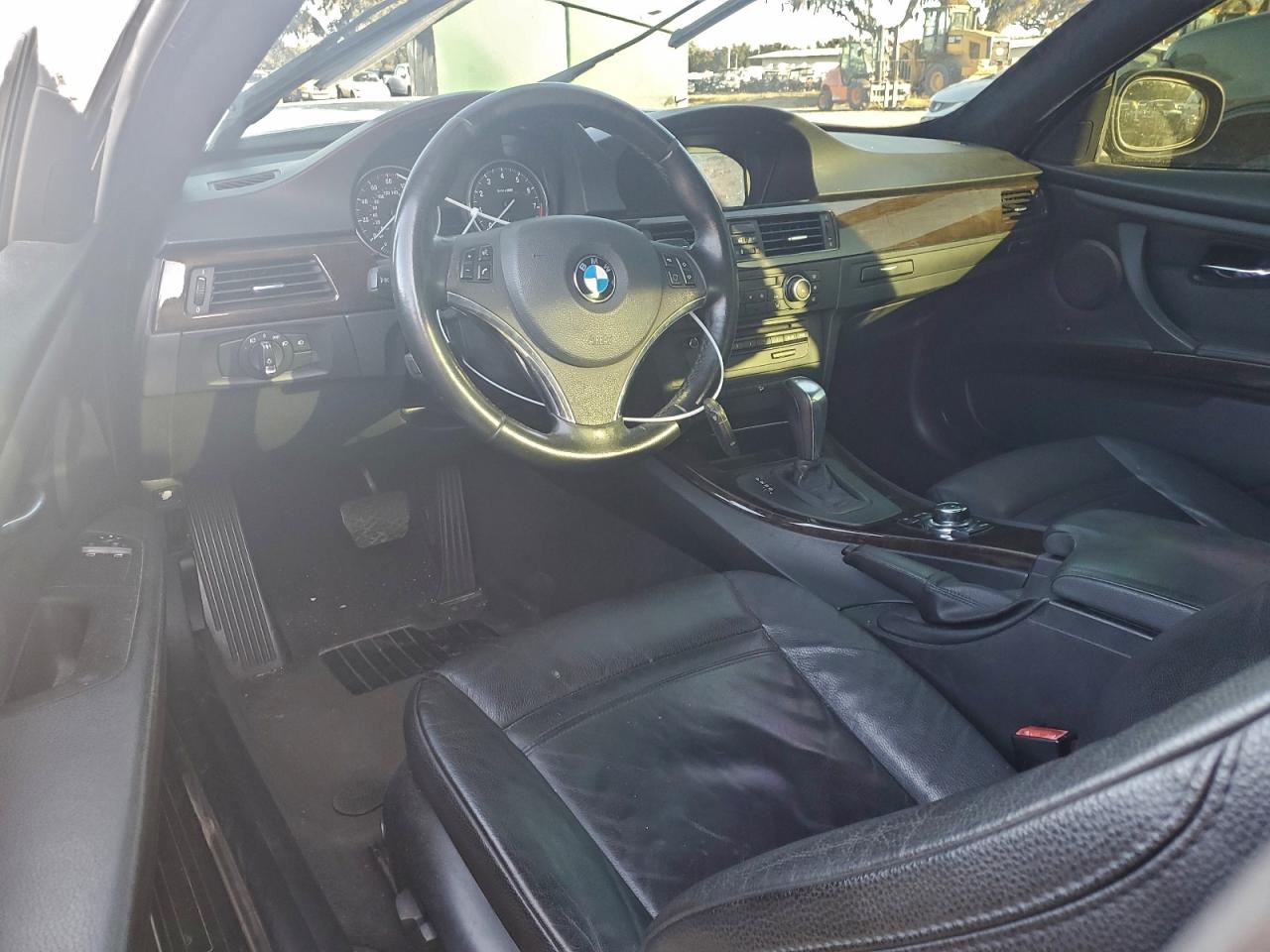 BMW 3 Series Xi Image 12