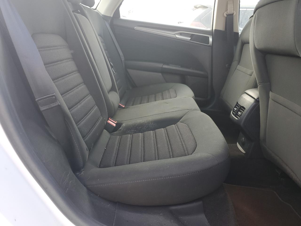 Ford Fusion Se Image 7