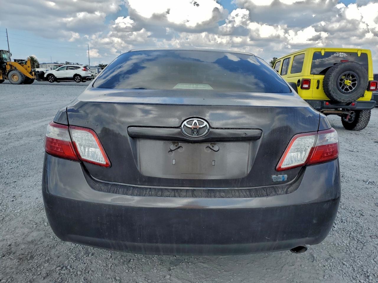 Toyota Camry Hybrid Image 6