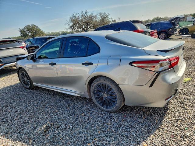 Toyota Camry Se Image 3