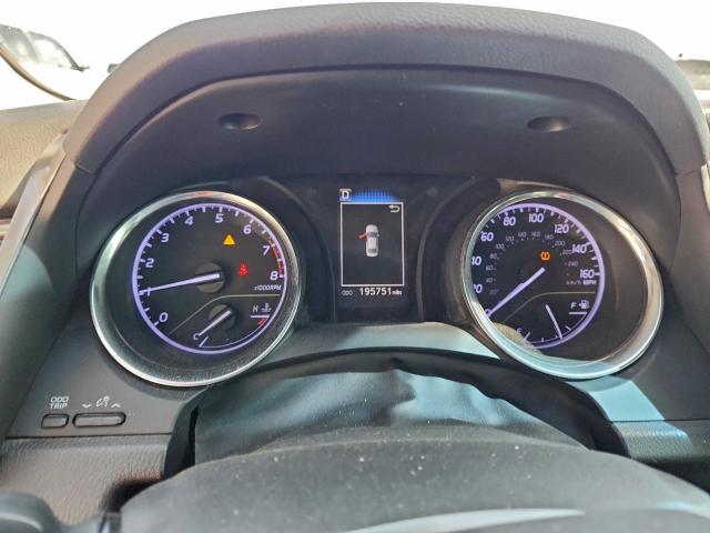 Toyota Camry Se Image 8