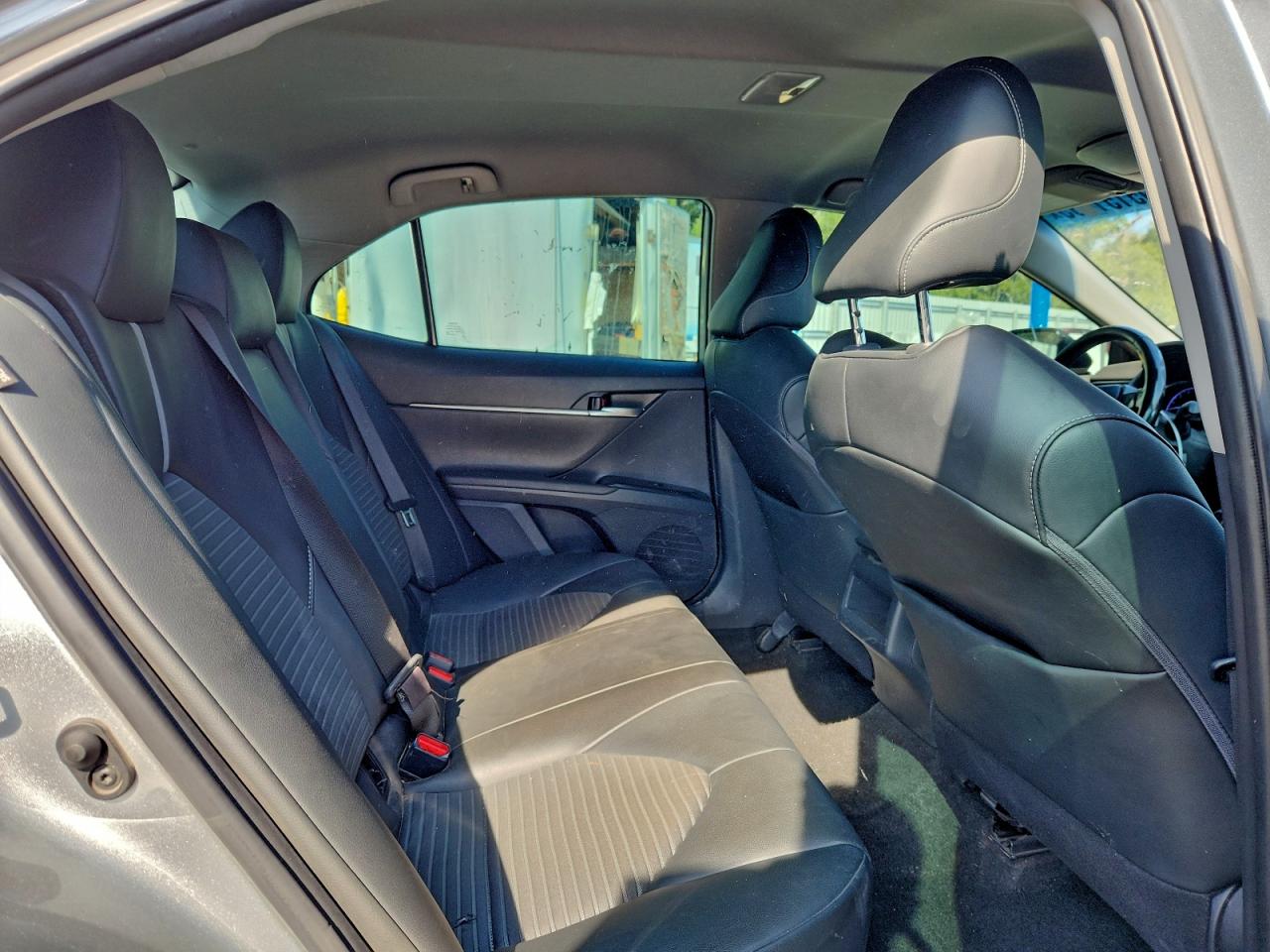 Toyota Camry Se Image 5