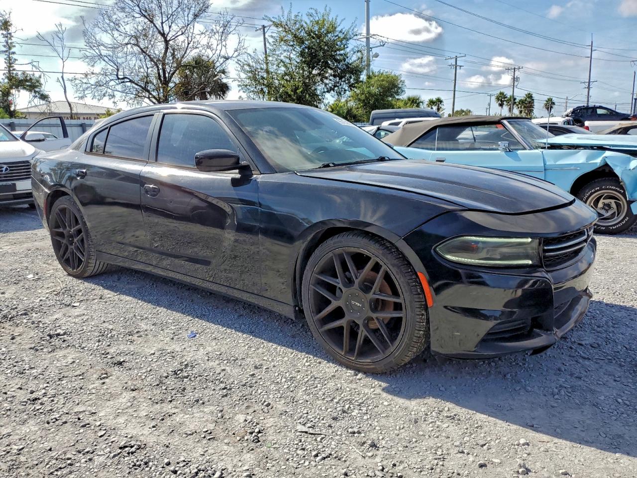 Dodge Charger Se Image 4