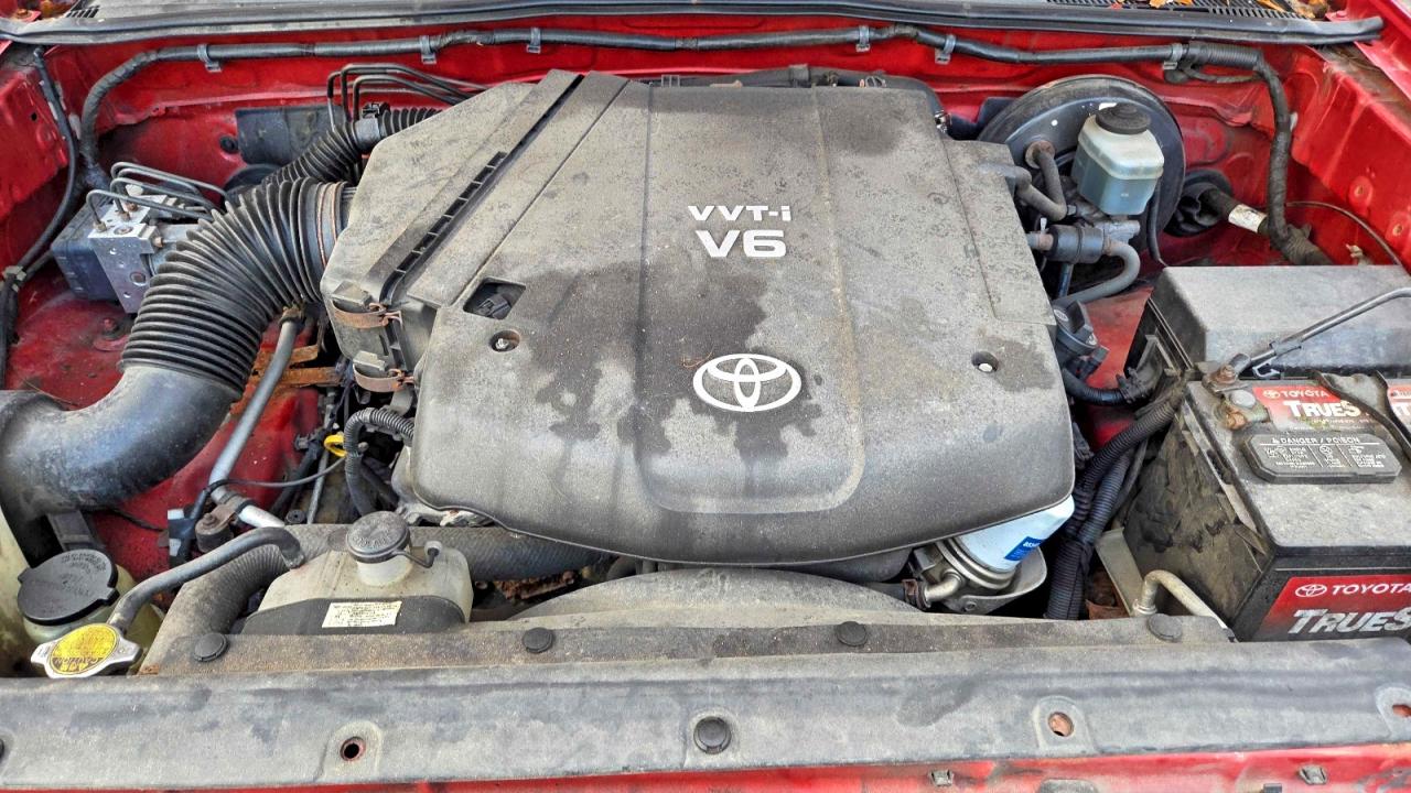 Toyota Tacoma Double Cab Image 4