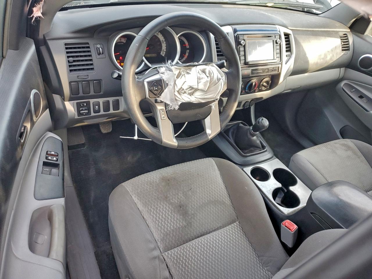Toyota Tacoma Access Cab Image 9