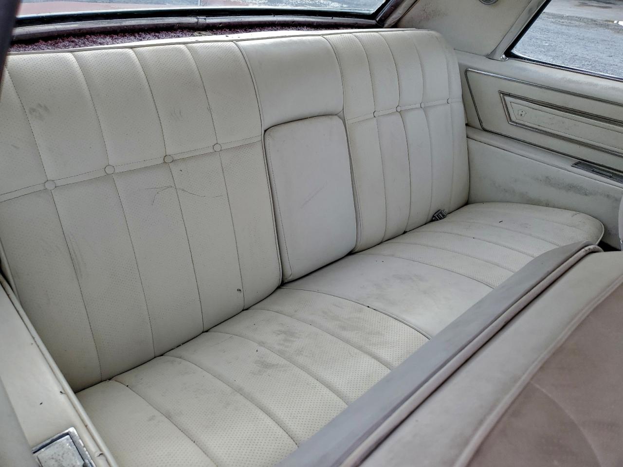 Cadillac DeVille Image 8