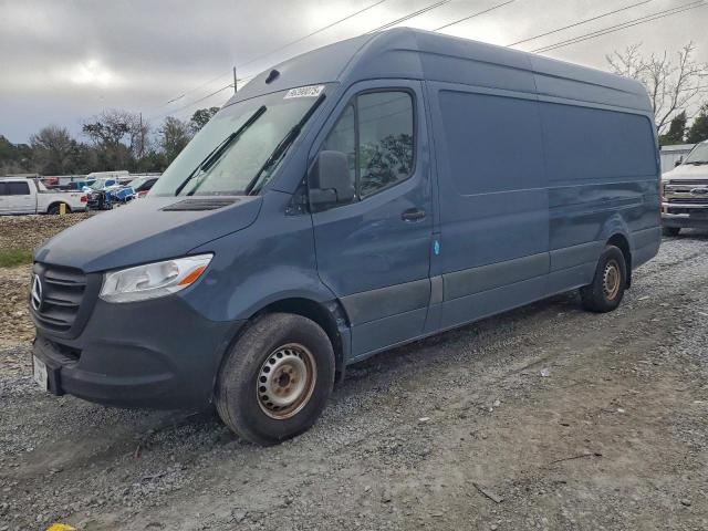  Salvage Mercedes-Benz Sprinter