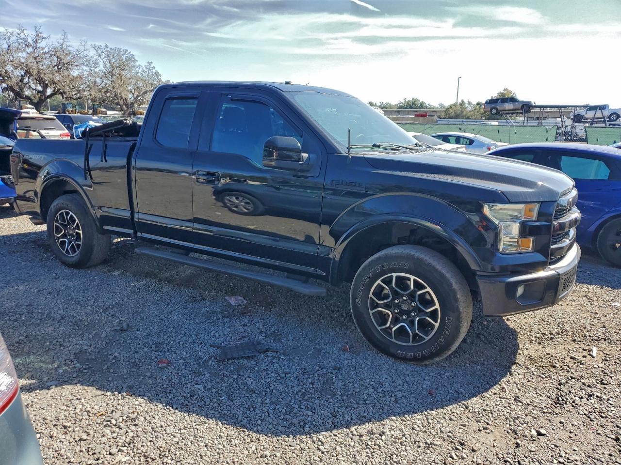 Ford F-150 Super Cab Image 6