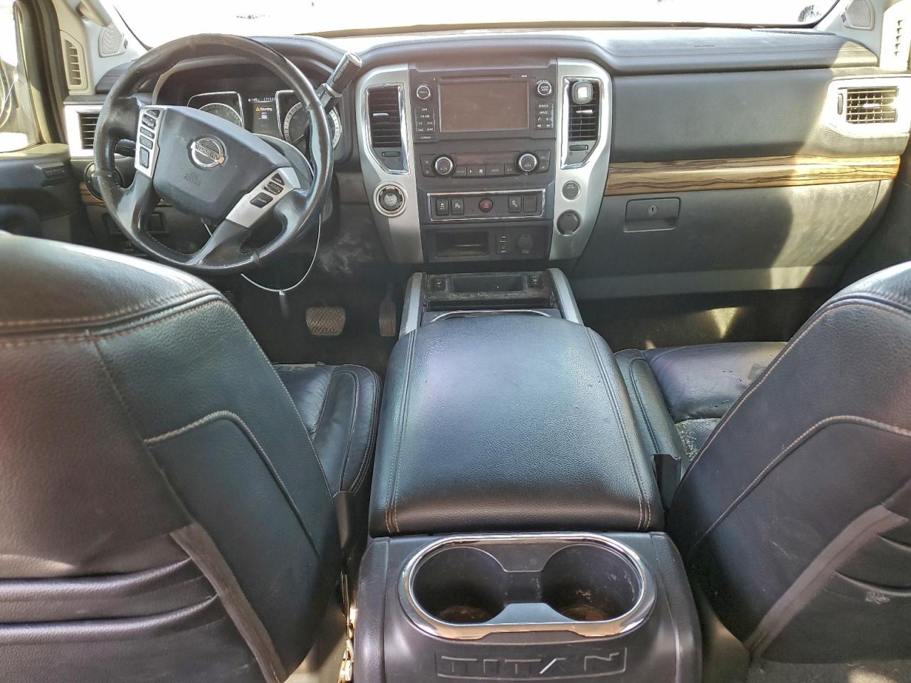 Nissan Titan Sv Image 9