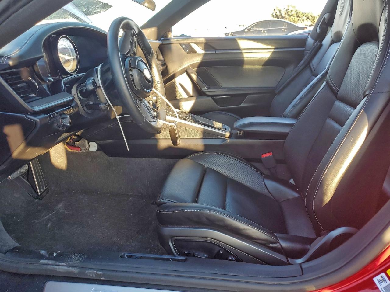 Porsche 911 Carrera Image 11