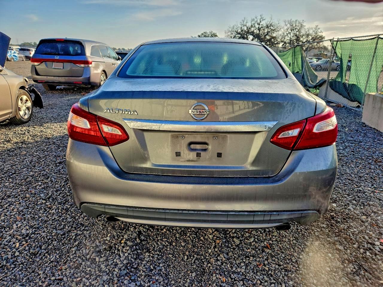 Nissan Altima 2.5 Image 5