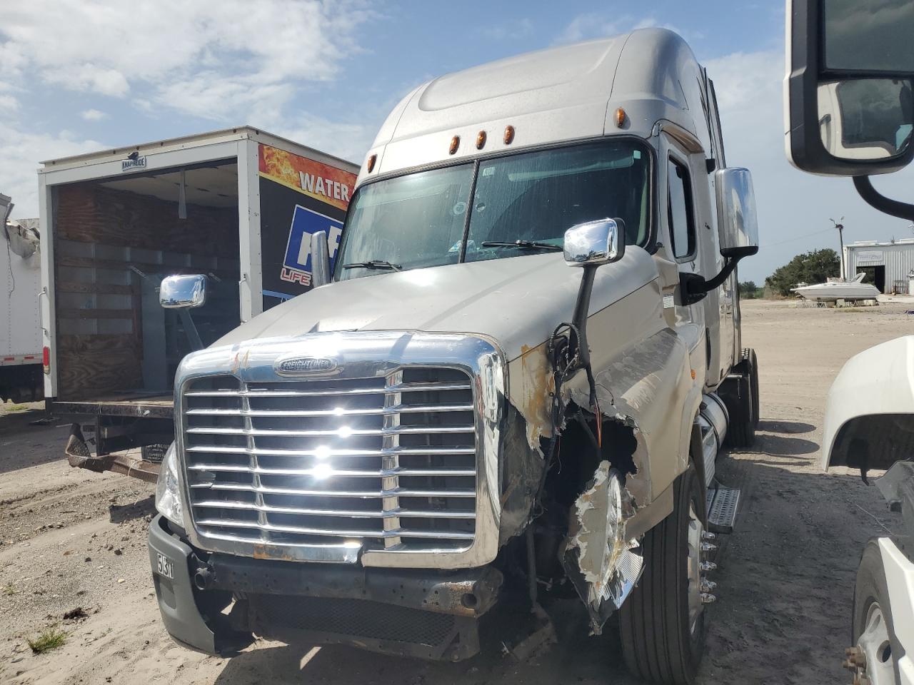 Freightliner Cascadia 1 Image 2