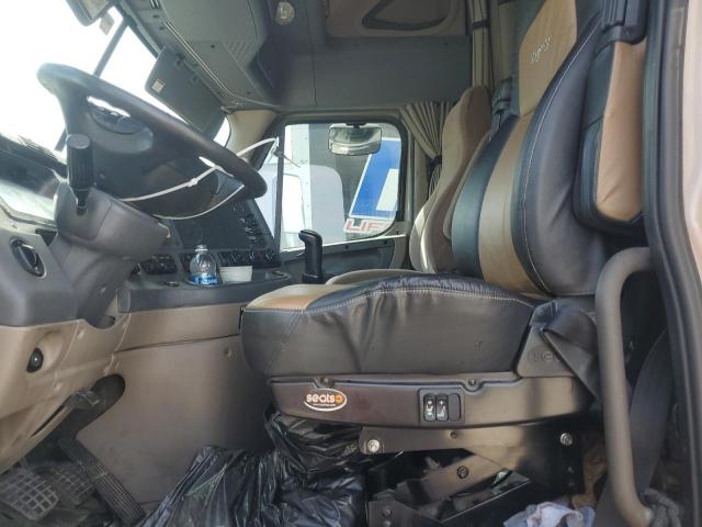 Freightliner Cascadia 1 Image 6