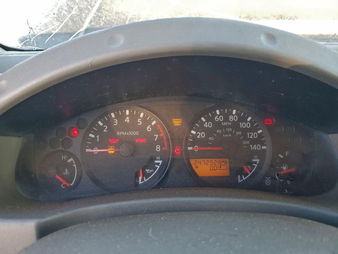 Nissan Frontier Crew Cab Le Image 3