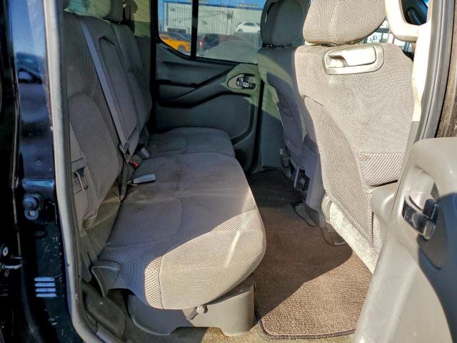 Nissan Frontier Crew Cab Le Image 12