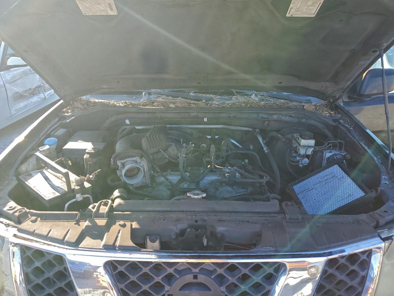 Nissan Frontier Crew Cab Le Image 7