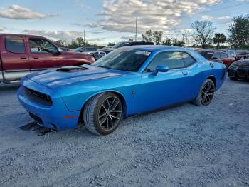  Salvage Dodge Challenger