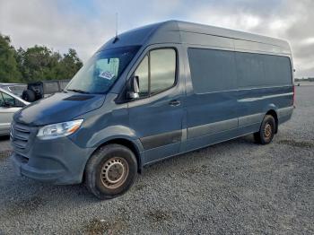  Salvage Mercedes-Benz Sprinter