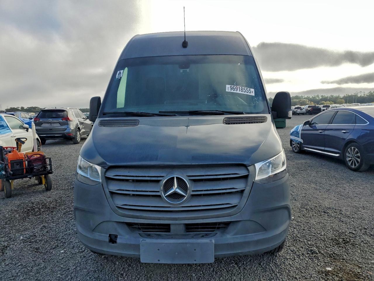 Mercedes-Benz Sprinter 2500/3500 Image 2
