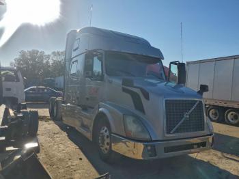  Salvage Volvo Vnl