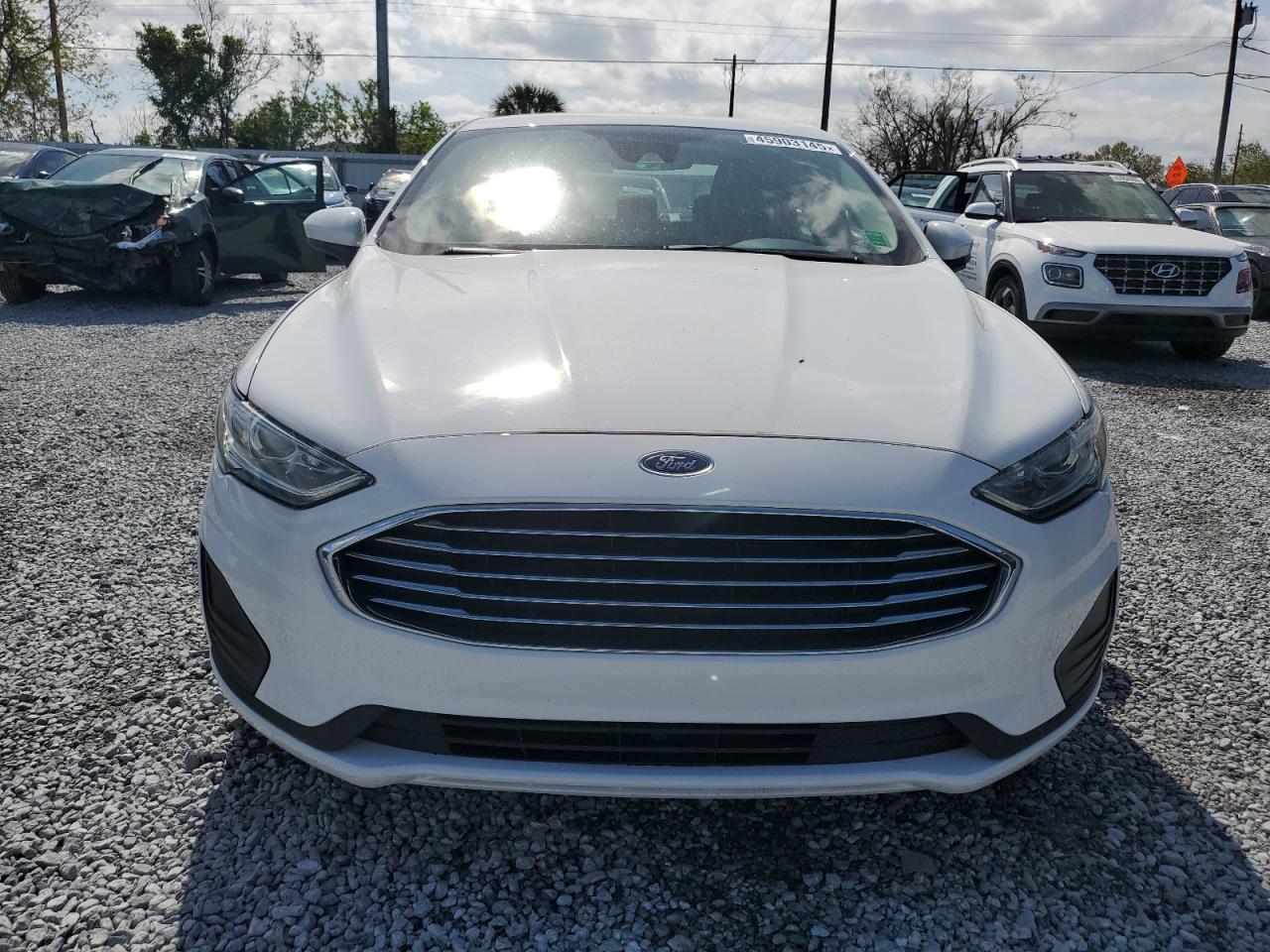 Ford Fusion Se Image 4