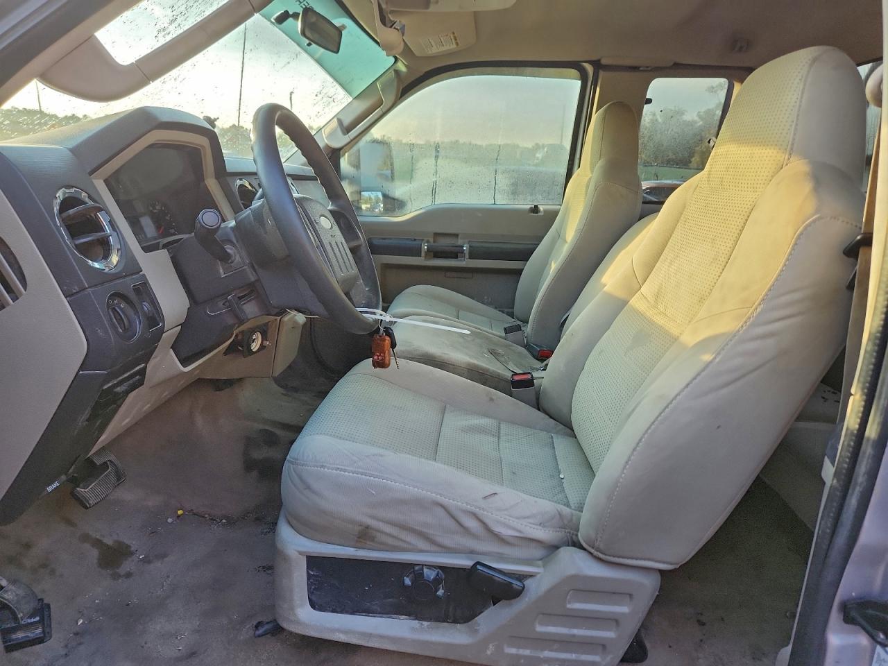 Ford F-250 Super Duty Image 2