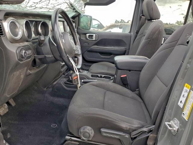 Jeep Wrangler Sahara Image 6