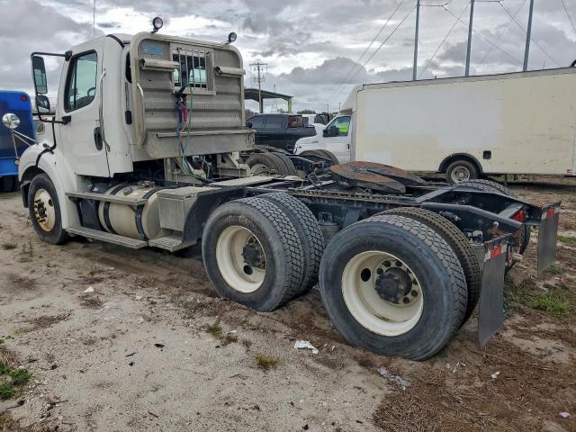 Freightliner M2 112 Medium Duty Image 5