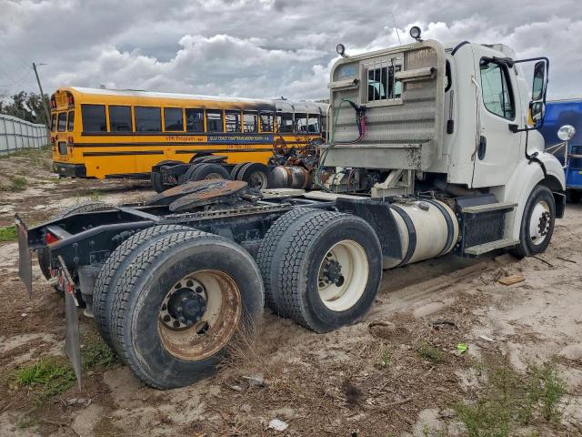 Freightliner M2 112 Medium Duty Image 3