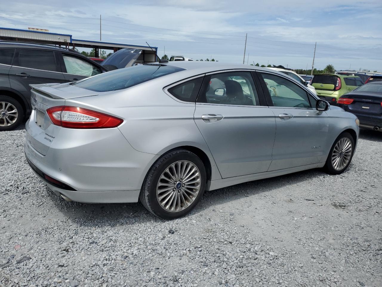 Ford Fusion Titanium Hev Image 12