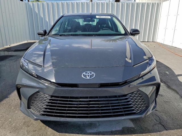 Toyota Camry Xse Image 5