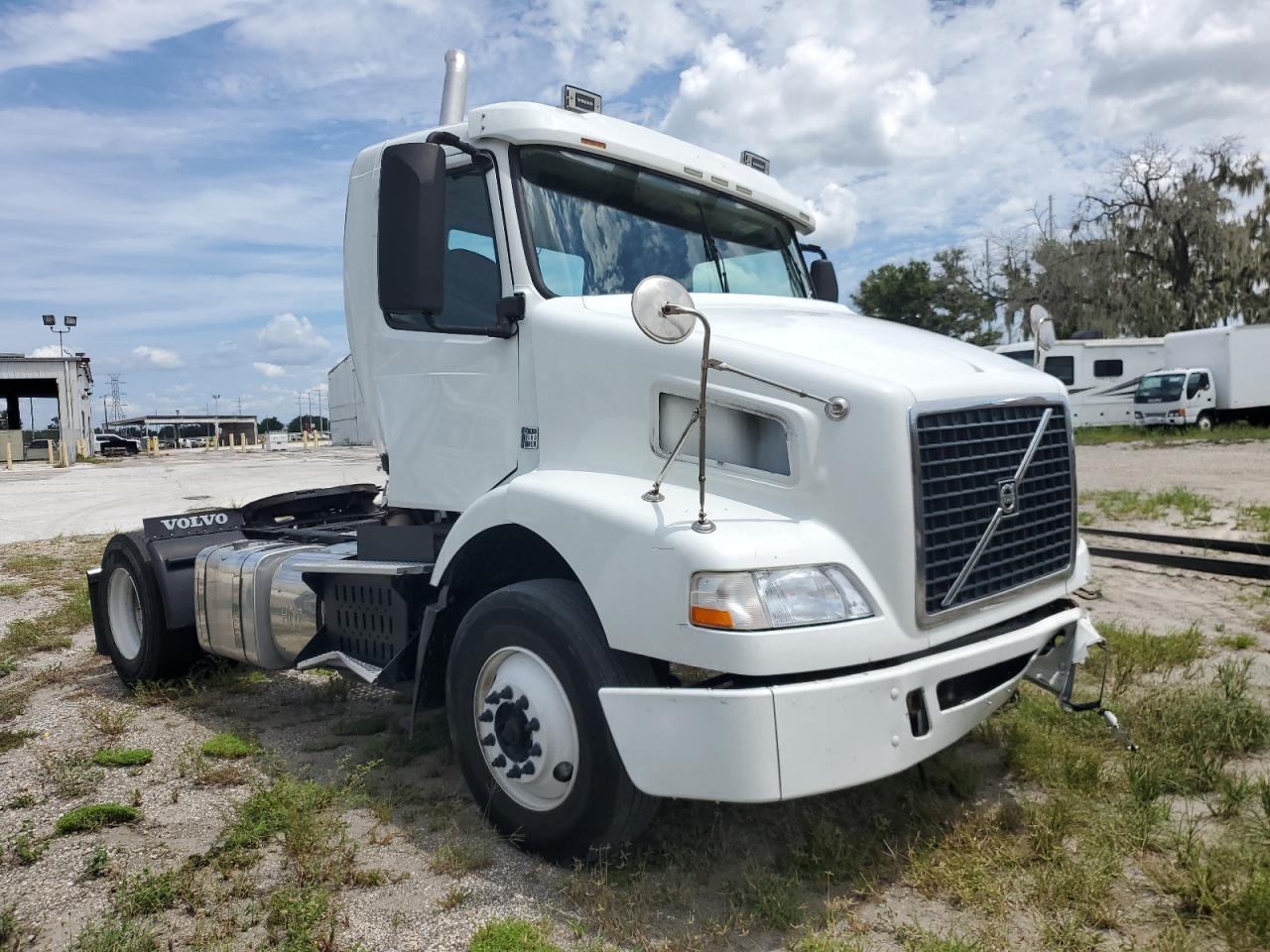 Volvo Vn Vnm Image 1