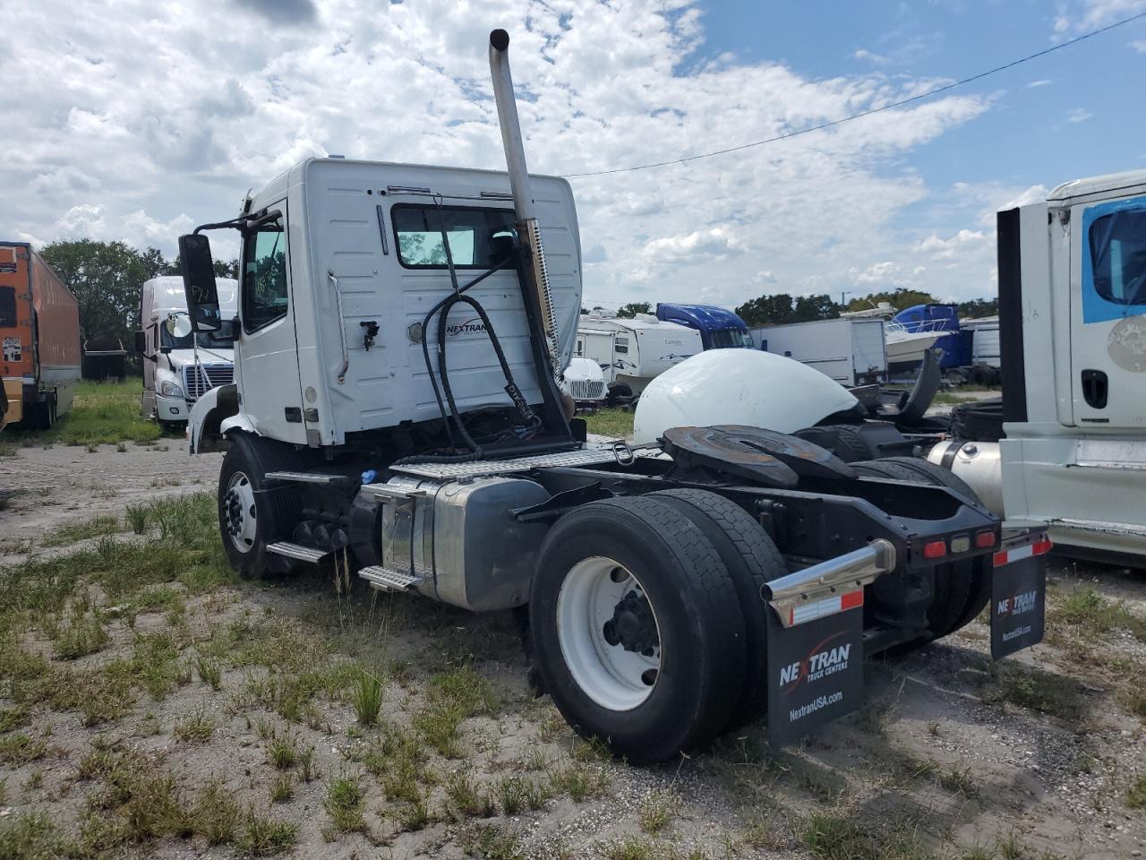 Volvo Vn Vnm Image 6