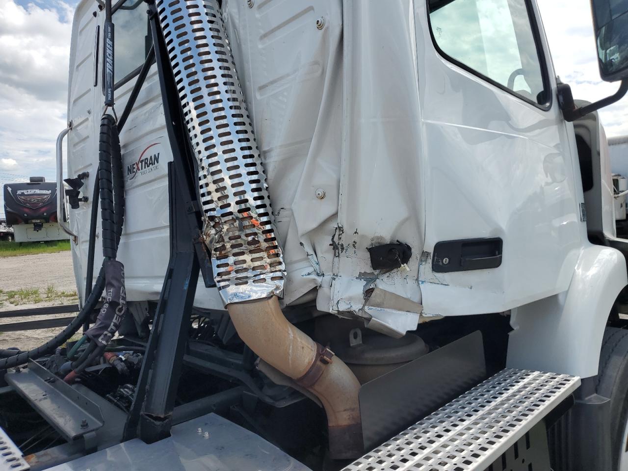 Volvo Vn Vnm Image 8