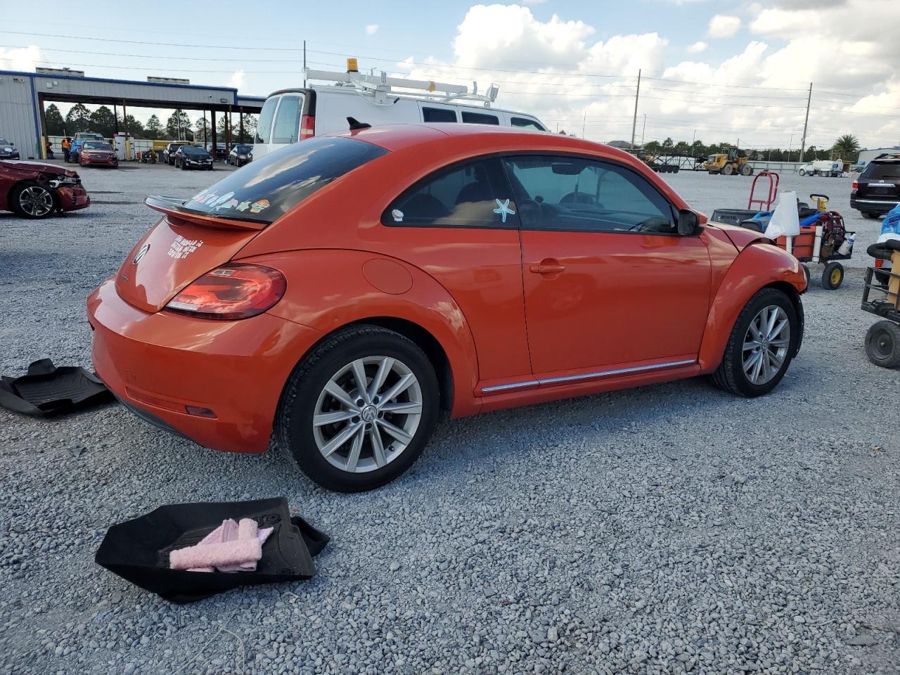 Volkswagen Beetle S Image 10