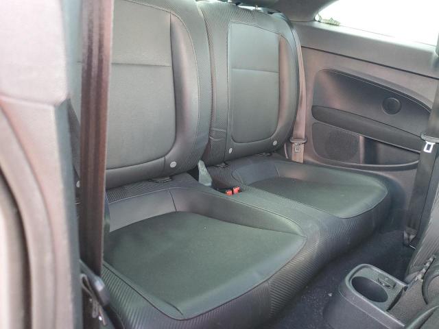 Volkswagen Beetle S Image 11