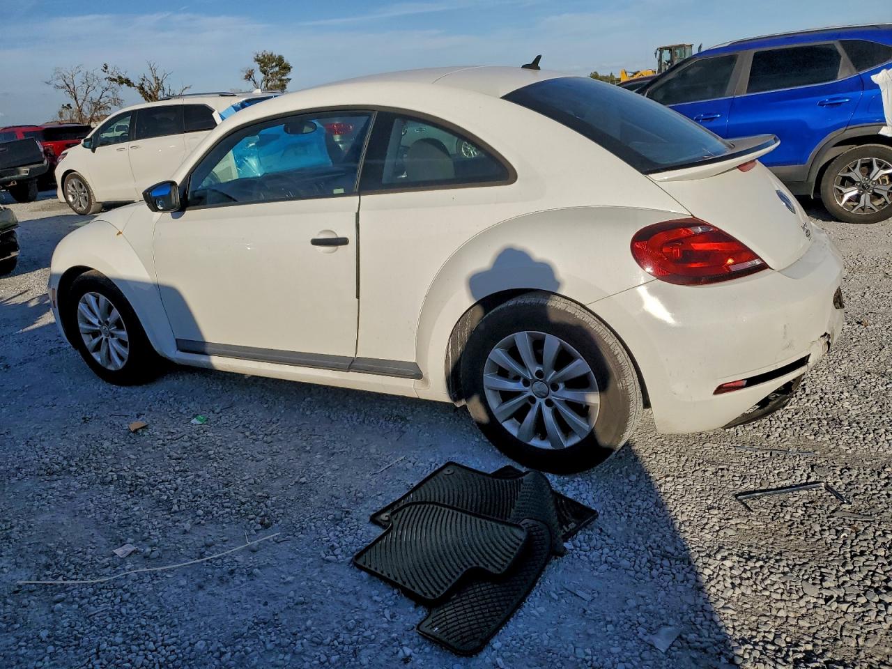 Volkswagen Beetle S Image 12