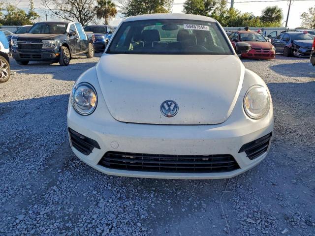 Volkswagen Beetle S Image 2