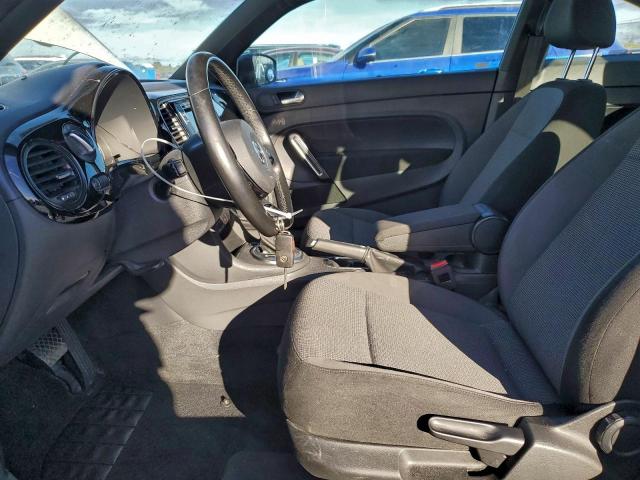 Volkswagen Beetle S Image 10